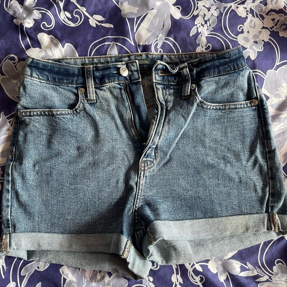 Shorts - Picture 12 of 14